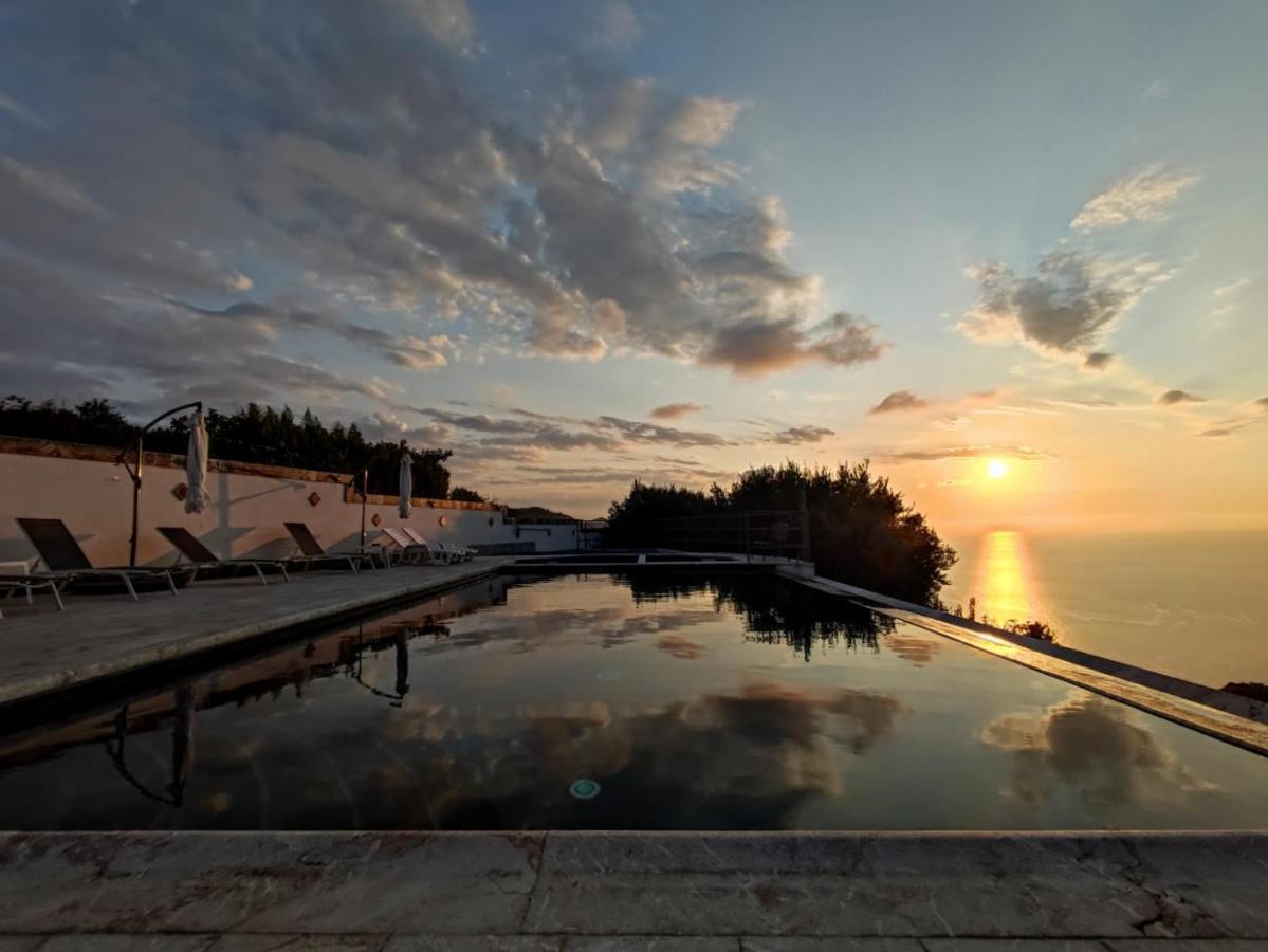 Tale Gioiosa Bed & Breakfast