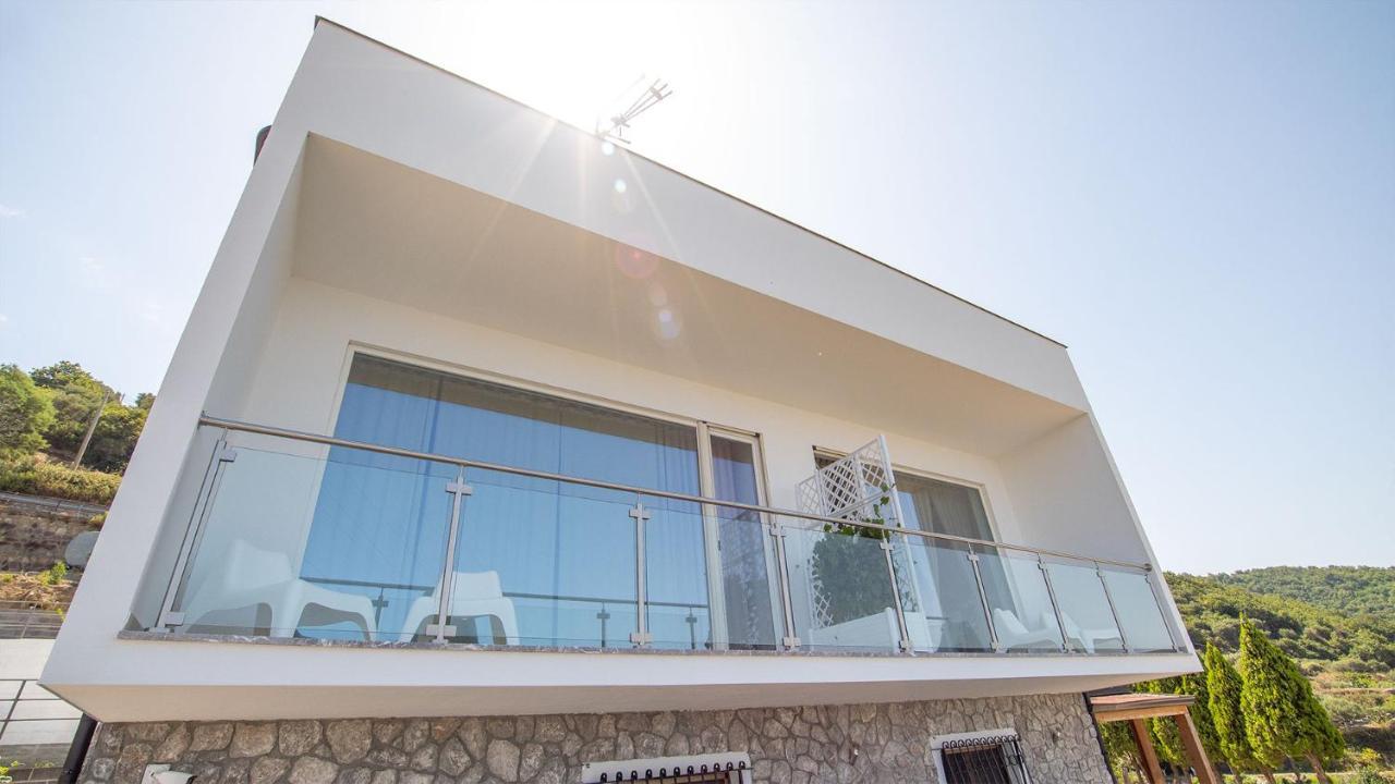 Tale Gioiosa Bed & Breakfast